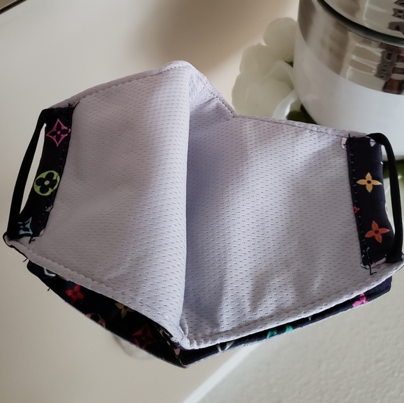 Designer Face Mask- LAST ONE! 💙💕 - Picture 3 of 3